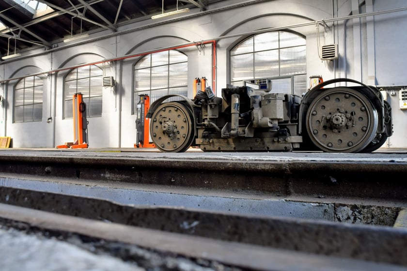 Remont zajezdni tramwajowej Gaj ruszył w poniedziałek, 12 września. Prace potrwają trzy miesiące i pozwolą usprawnić możliwości serwisowania taboru MPK Wrocław