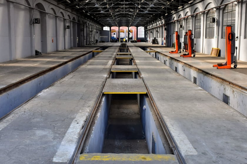 Remont zajezdni tramwajowej Gaj ruszył w poniedziałek, 12 września. Prace potrwają trzy miesiące i pozwolą usprawnić możliwości serwisowania taboru MPK Wrocław