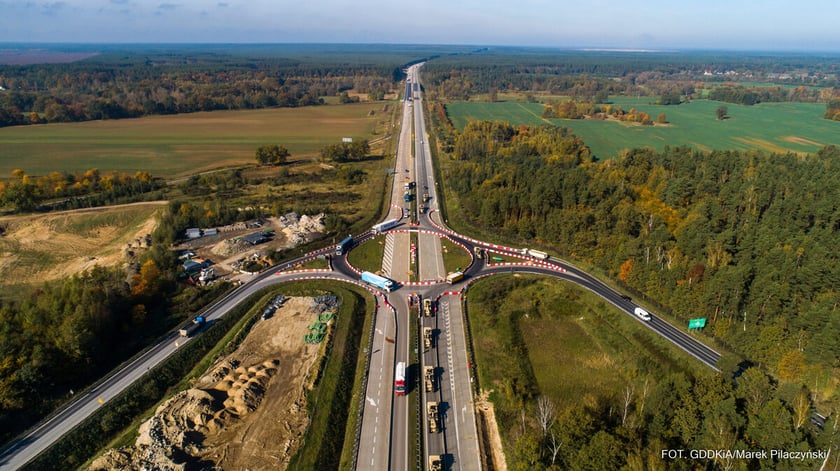 Na zdjęciu przebudowa drogi krajowej DK18 w autostradę A18