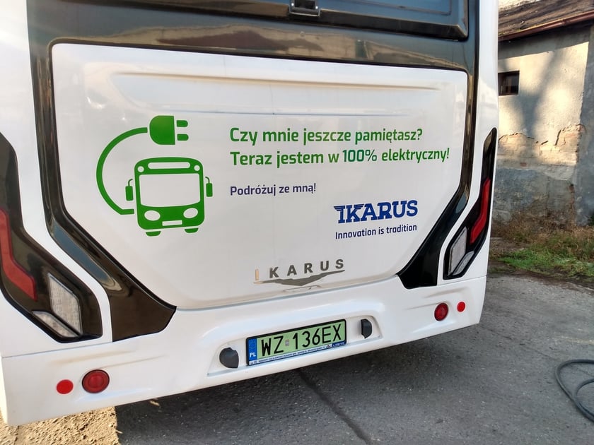 Na zdjęciu testowany autobus elektryczny marki Ikarus