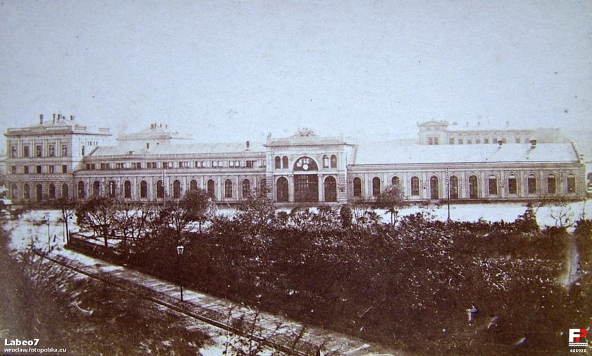 Na zdjęciu Dworzec Świebodzki we Wrocławiu, 1880-1900