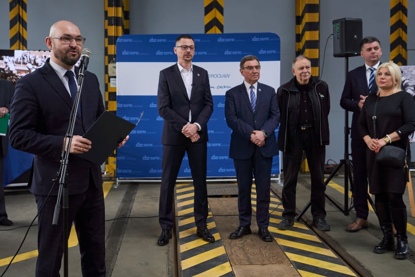 Uroczystość nadania tramwajowi imienia Konstantego Pociejkowicza.