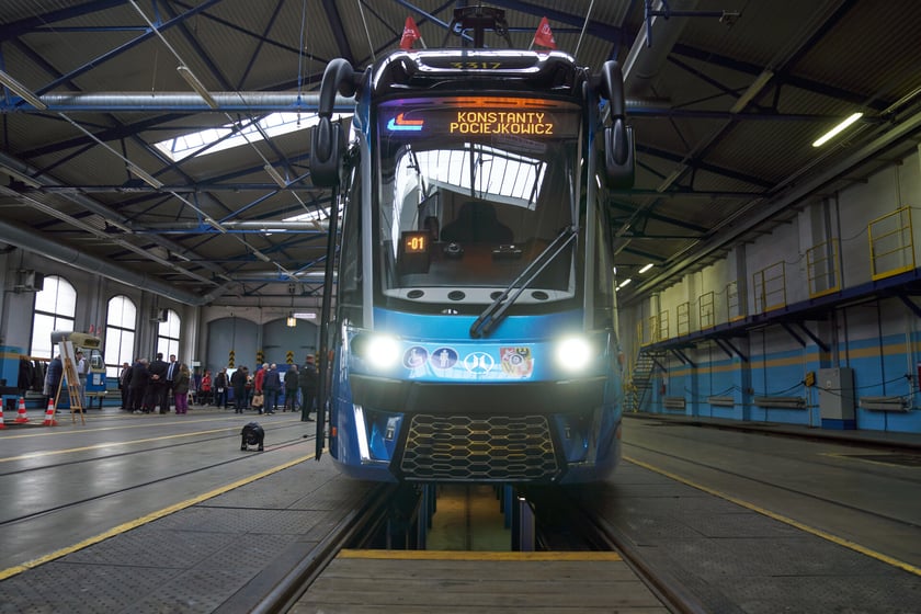Uroczystość nadania tramwajowi imienia Konstantego Pociejkowicza.