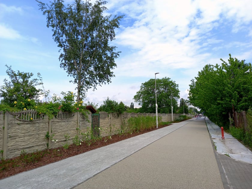 Odcinek między zjazdem do szpitala a nasypem.