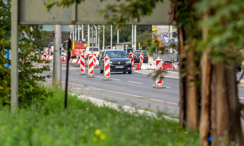 234&nbsp;
nowe drzewa posadzone w związku z inwestycją. Wśr&oacute;d nich najwięcej lip drobnolistnych, dęb&oacute;w szypułkowych oraz klon&oacute;w polnych; do tego kilka tysięcy krzew&oacute;w na Szczepinie i Popowicach.