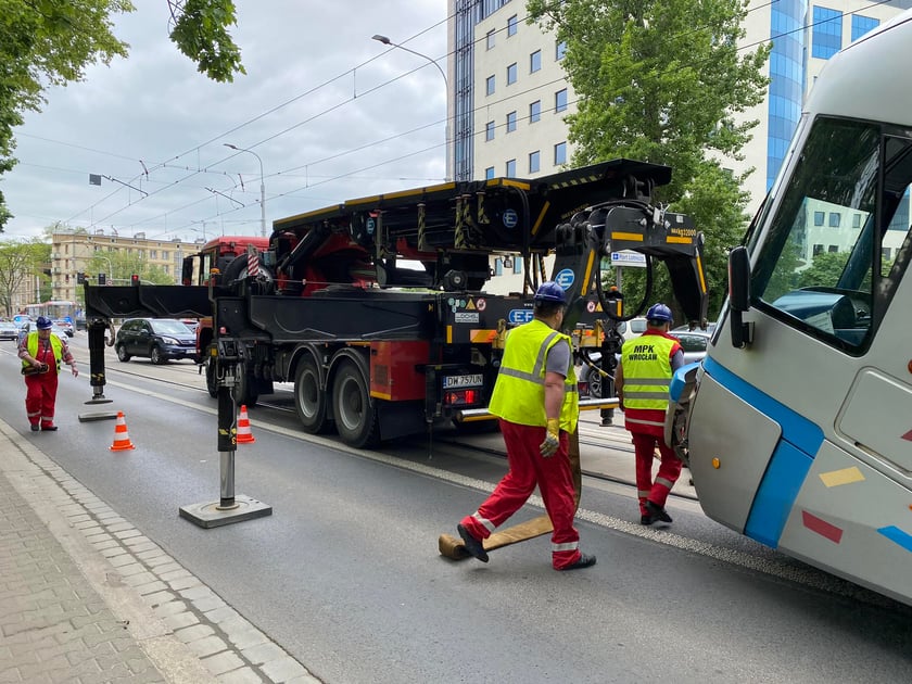W okolicach dworca świebodzkiego zderzyły się dwa tramwaje. Spowodowało to duże utrudnienia w ruchu.