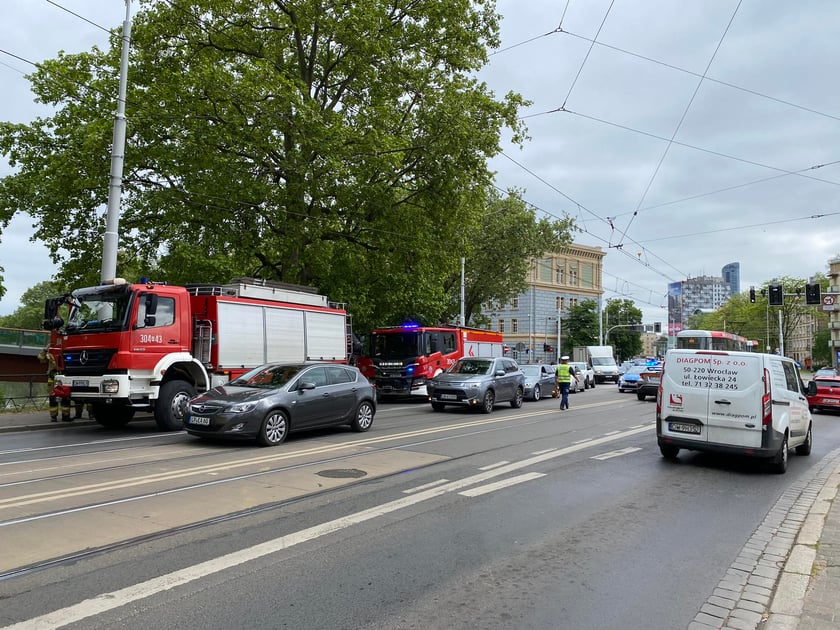 W okolicach dworca świebodzkiego zderzyły się dwa tramwaje. Spowodowało to duże utrudnienia w ruchu.