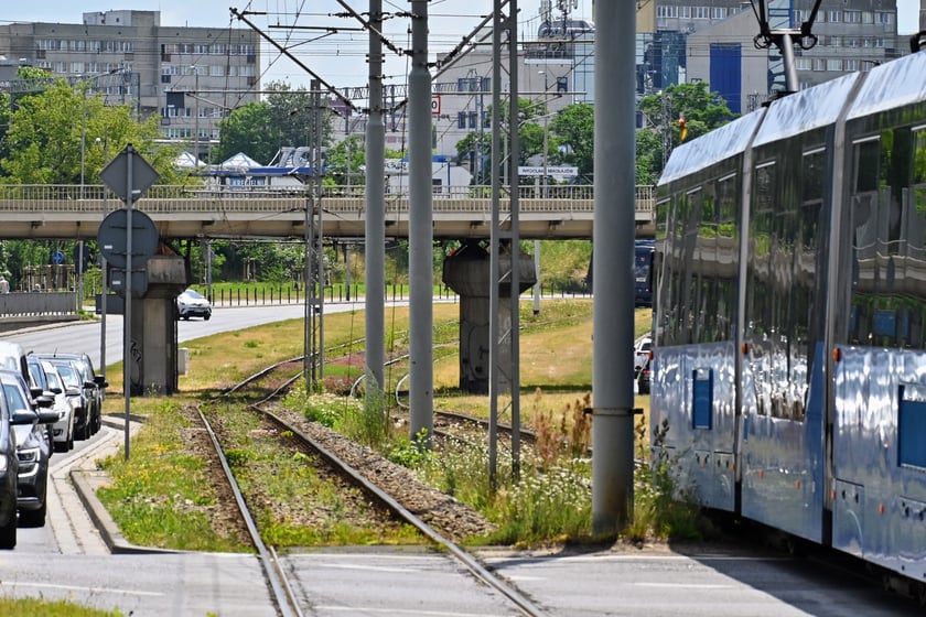 Najważniejszym elementem remontu torowiska w ul. Legnickiej jest odcinek od ul. Zachodniej do Niedźwiedziej.