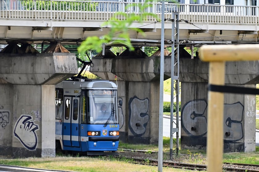 Najważniejszym elementem remontu torowiska w ul. Legnickiej jest odcinek od ul. Zachodniej do Niedźwiedziej.