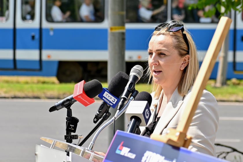 - Zmianie ulegną trasy wszystkich linii tramwajowych kursujących ulica Legnicką, jednak żadna nie zostanie zawieszona - wyjaśnia Palina Tyniec-Piszcz, dyrektorka Wydziału Transportu Urzędu Miejskiego Wrocławia.&nbsp;