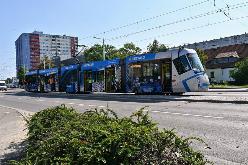Próbny przejazd tramwaju nowym odcinkiem trasy autobusowo-tramwajowej. Testowany był odcinek od przystanku Park Biznesu do przystanku Rogowska.