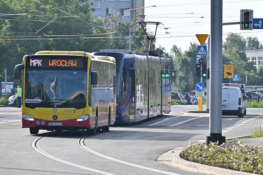 Jazda próbna tramwaju na Nowy Dwór. Testowano torowisko w ul. Rogowskiej oraz nową pętlę.