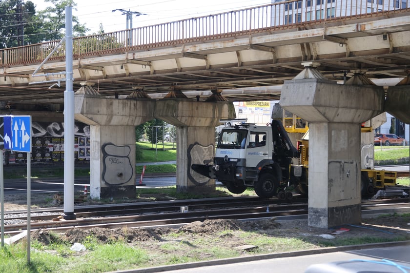 Remont torowiska przy ul. Legnickiej we Wrocławiu, postęp prac