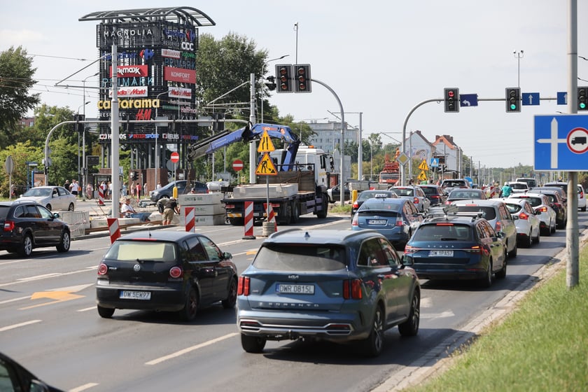 Remont torowiska przy ul. Legnickiej we Wrocławiu, postęp prac