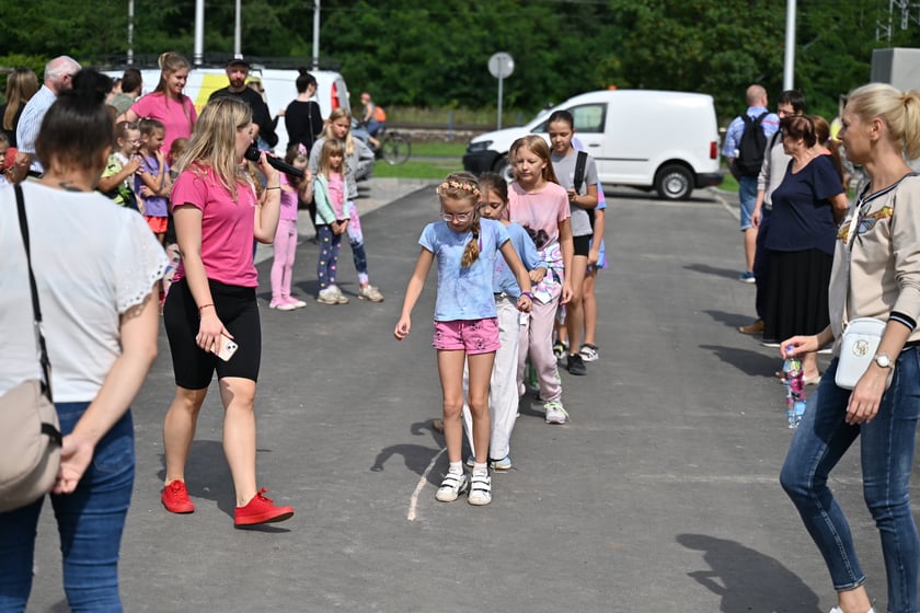 Komunikacyjny piknik na nowej pętli Wrocław Nowy Dwór (P+R). Impreza zorganizowana została z okazji uruchomienia tramwajów na Nowy Dwór, co nastąpi jutro, w niedzielę 3 września.