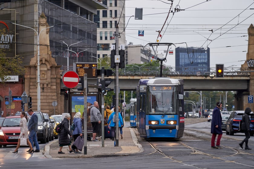 Skrzyżowanie Piłsudskiego ze Świdnicką po remoncie.