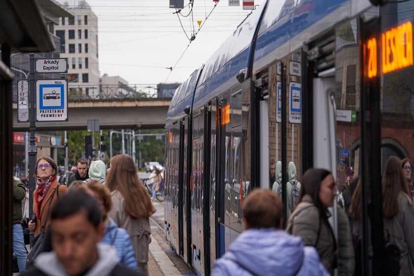 Skrzyżowanie Piłsudskiego ze Świdnicką po remoncie.