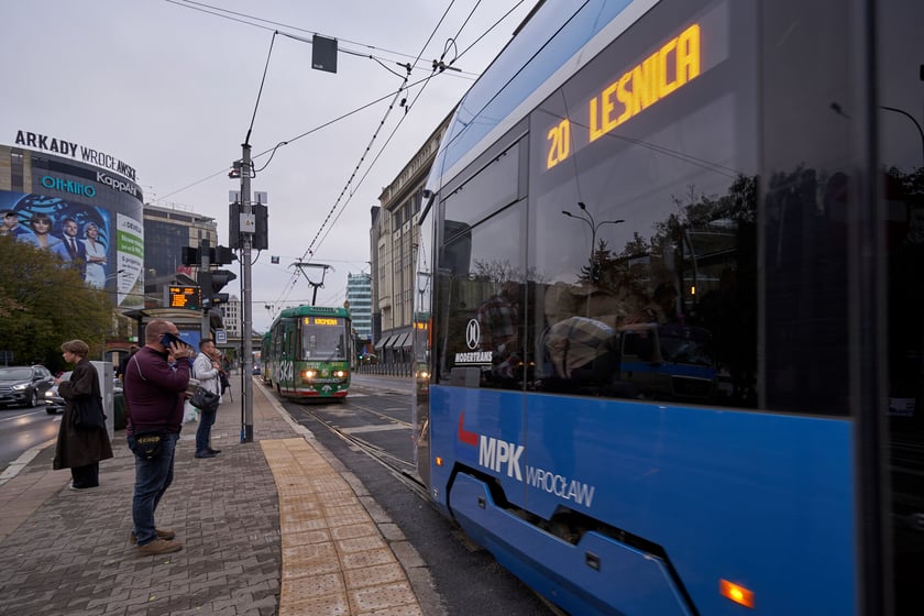 Skrzyżowanie Piłsudskiego ze Świdnicką po remoncie.