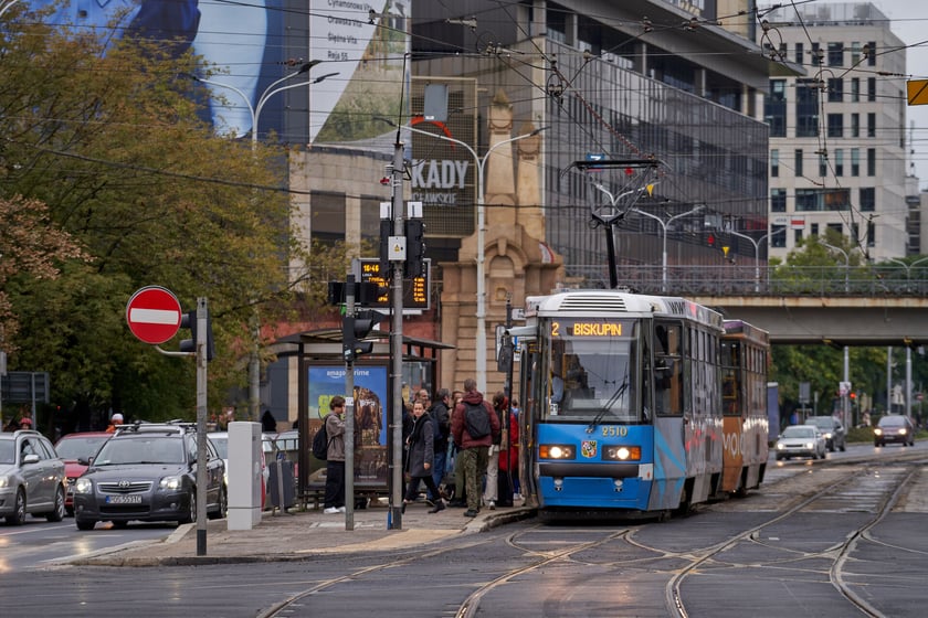 Skrzyżowanie Piłsudskiego ze Świdnicką po remoncie.