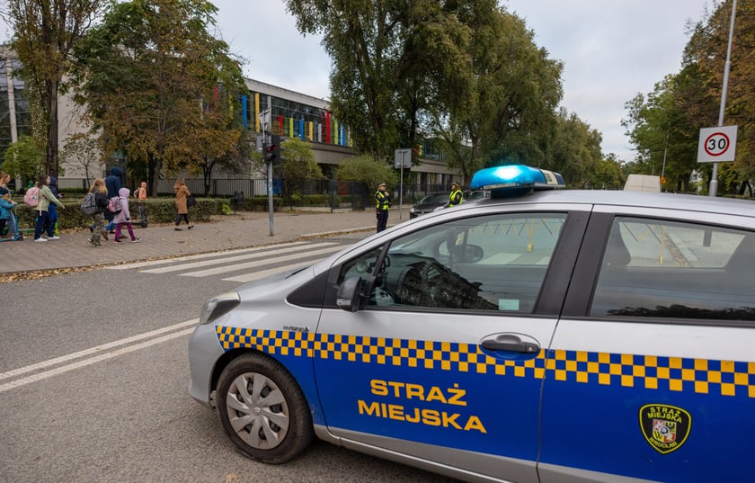 Górnickiego od godziny 7:30 do 8 jest Szkolną Ulicą - zamkniętą dla ruchu samochodowego.