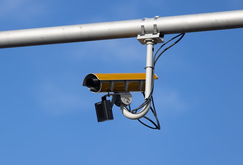 CANARD Red Light. Żółte kamery na skrzyżowaniach i przejazdach kolejowych