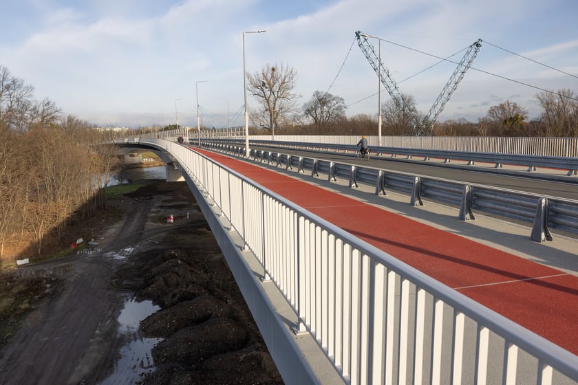 Aleja Wielkiej Wyspy parę dni przed otwarciem.