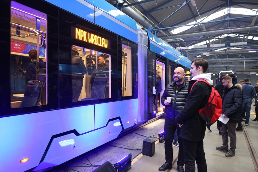 Prezentacja nowego tramwaju Pesa Twist 146N