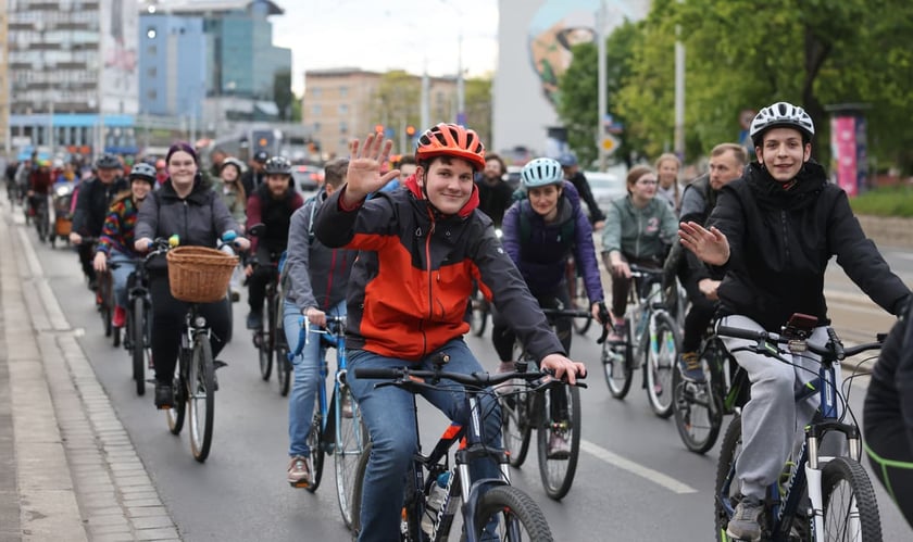 Przejazd Masy Krytycznej przez Wrocław, piątek 26 kwietnia 2024