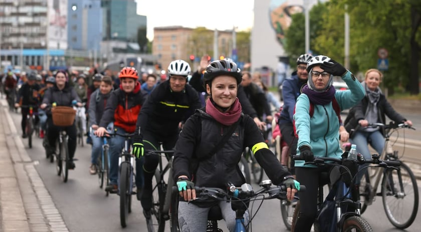 Przejazd Masy Krytycznej przez Wrocław, piątek 26 kwietnia 2024