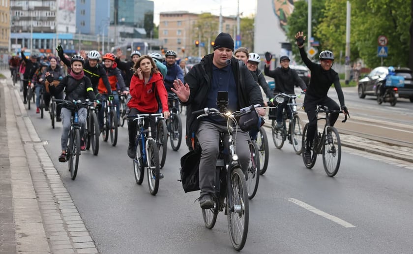 Przejazd Masy Krytycznej przez Wrocław, piątek 26 kwietnia 2024