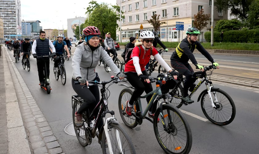 Przejazd Masy Krytycznej przez Wrocław, piątek 26 kwietnia 2024