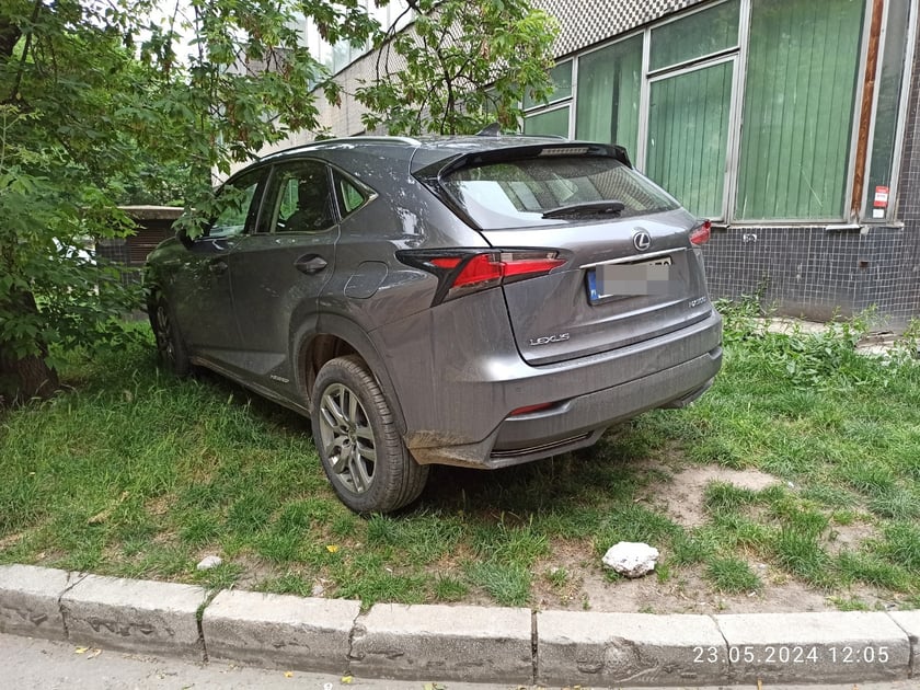 Niezgodnie z prawem zaparkowane samochody