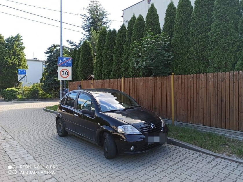 Przykłady niezgodnego z prawem parkowania. Zdjęcia wykonane podczas kontroli Straży Miejskiej Wrocławia między 3 a 9 czerwca