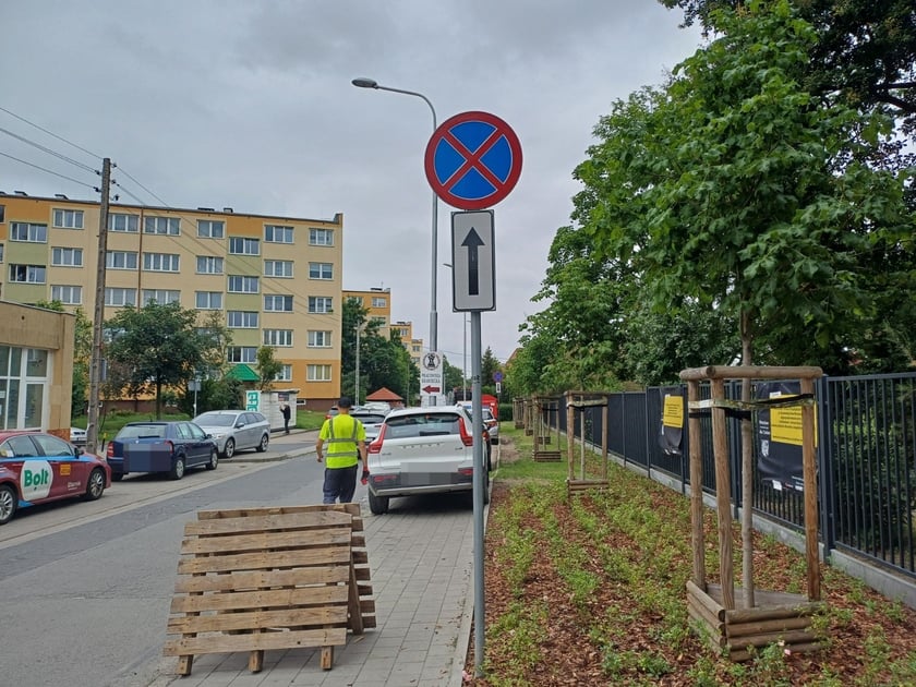 Przykłady niezgodnego z prawem parkowania. Zdjęcia wykonane podczas kontroli Straży Miejskiej Wrocławia między 3 a 9 czerwca