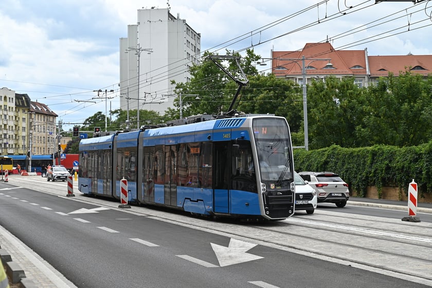 Przejazdy próbne tramwajów przez ul. Pomorską.