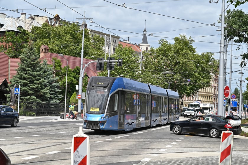 Przejazdy próbne tramwajów przez ul. Pomorską.