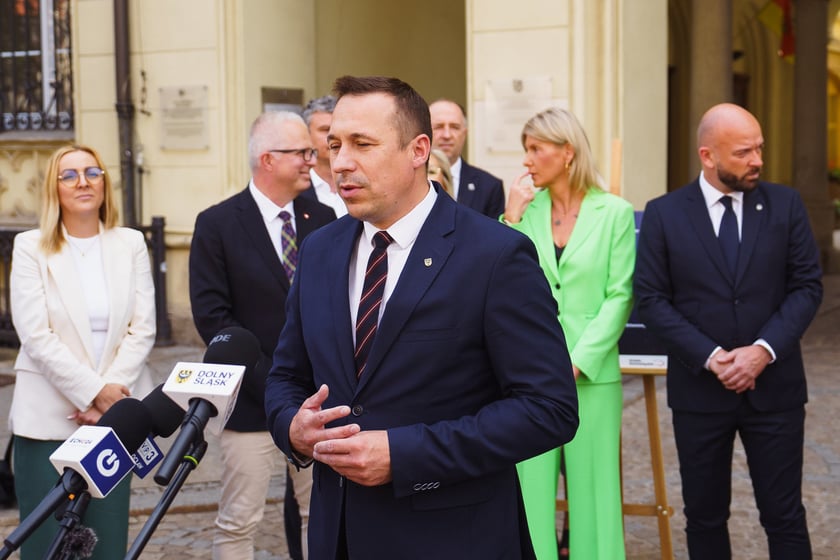 Porozumienie w sprawie kolei aglomeracyjnej wspólnie ogłosili dziś (27 czerwca) samorządowcy wojewódzcy, miejscu i powiatowi.