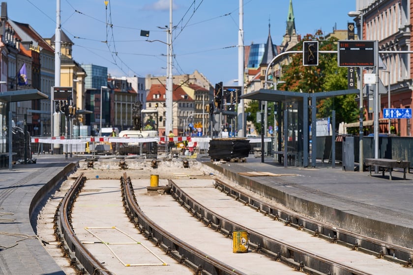 Torywolucja na ulicy Kazimierza Wielkiego. Stan prac po czterech tygodniach od rozpoczęcia remontu