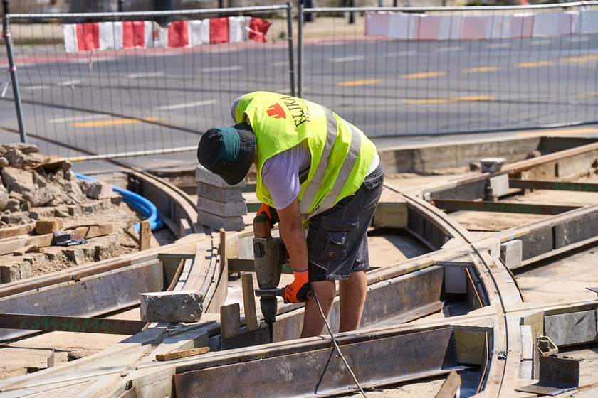 Torywolucja na ulicy Kazimierza Wielkiego. Stan prac po czterech tygodniach od rozpoczęcia remontu