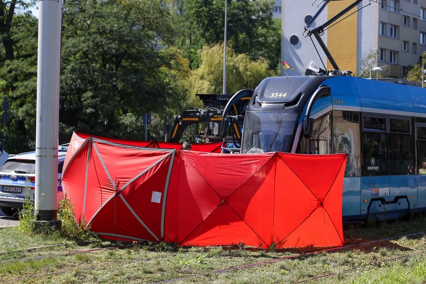 Ulica Popowicka - miejsce tragicznego wypadku, w którym pod kołami tramwaju zginął rowerzysta