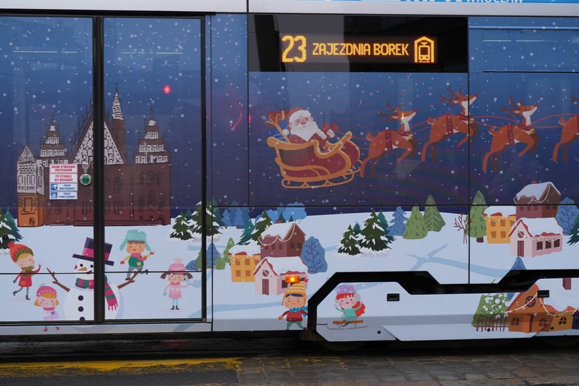 Świąteczny tramwaj MPK na trasie