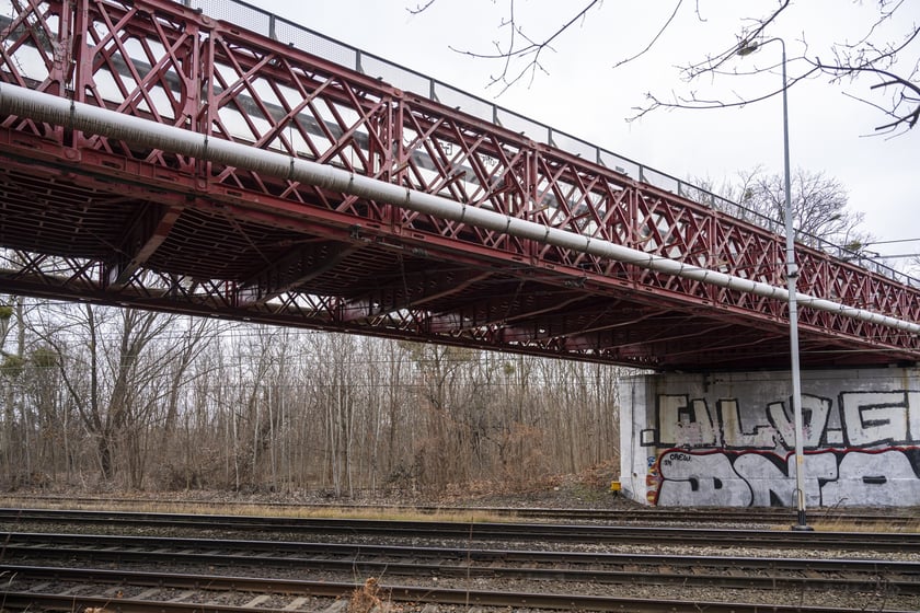 Wiadukt samochodowy na ul. Strzegomskiej. Rozpoczęły się prace nad dokumentacją niezbędna do przeprowadzenia remontu obiektu