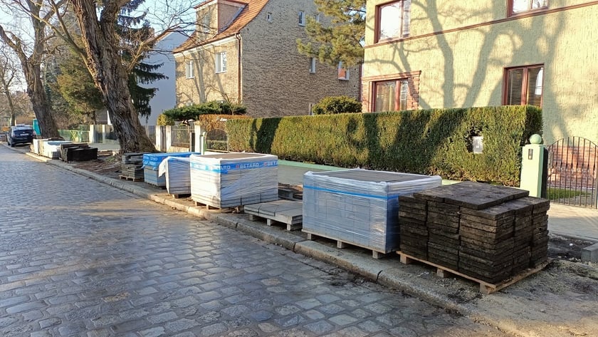 Remont chodnika na ul. Odkrywców