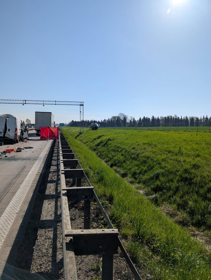 Autostrada A4 zablokowana w kierunku Wrocławia. Jedna osoba zginęła w wypadku. Korek ma 25 km
