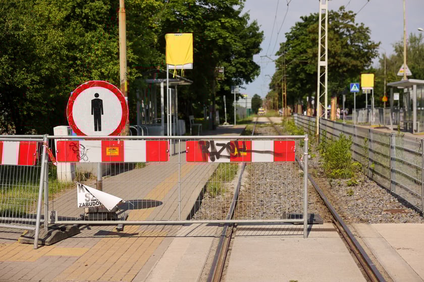 Remont torowiska na Kosmonautów rozpocżął się w sobotę 31 maja. Tramwaje na Leśnicę nie pojadą przez trzy miesiące