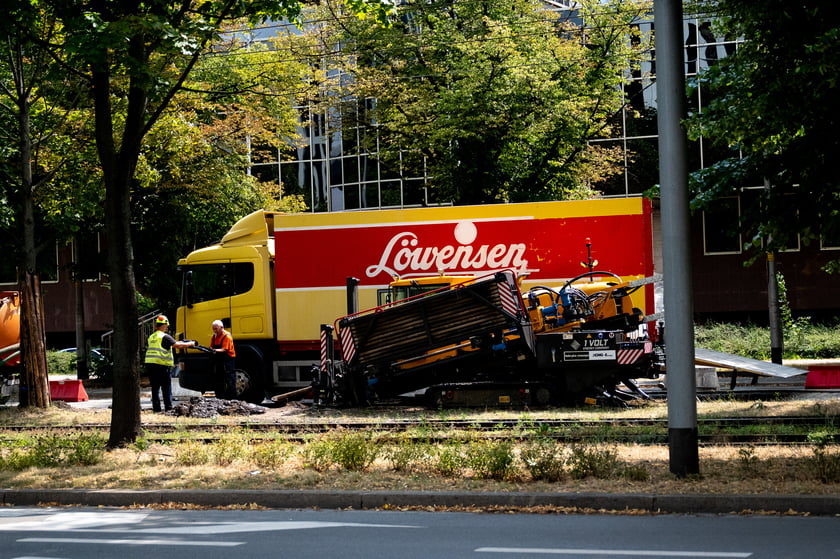 Prace na ul. Powstańców Śląskich we Wrocławiu, 15 lipca 2025