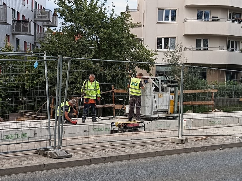 Budowa mijanki na ul. Przyjaźni. 16 września 2025 r.