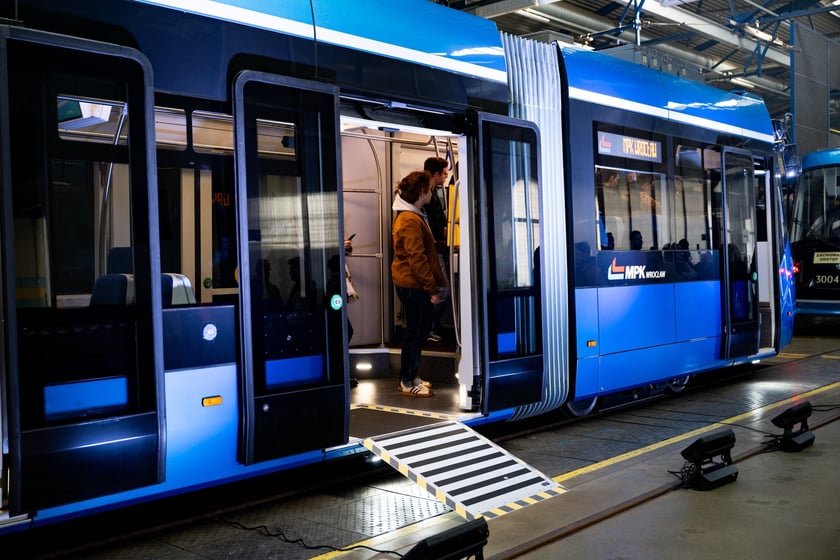 Prezentacja pierwszej zmodernizowanej Skody 19T na zajezdni Borek