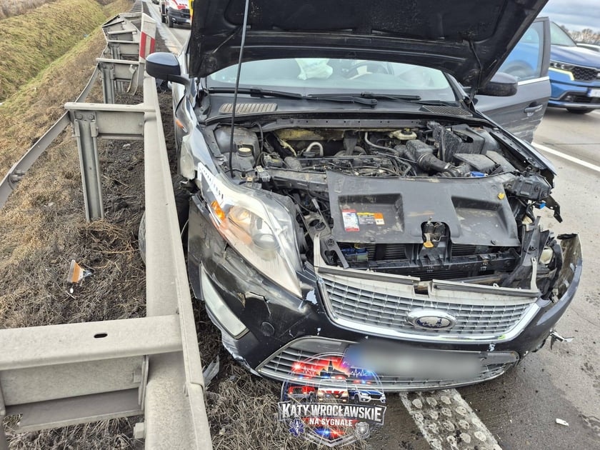 Wypadek na autostradzie A4 między węzłami Kąty Wrocławskie i Kostomłoty, 13 lutego 2026 r.