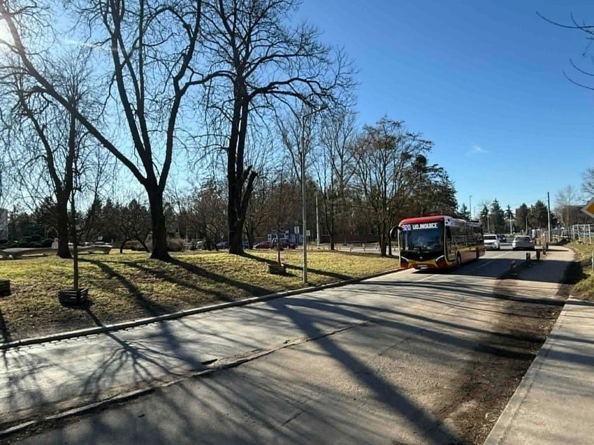 Widok na skrzyżowanie ulic Na Grobli, Okólnej i Międzyrzeckiej